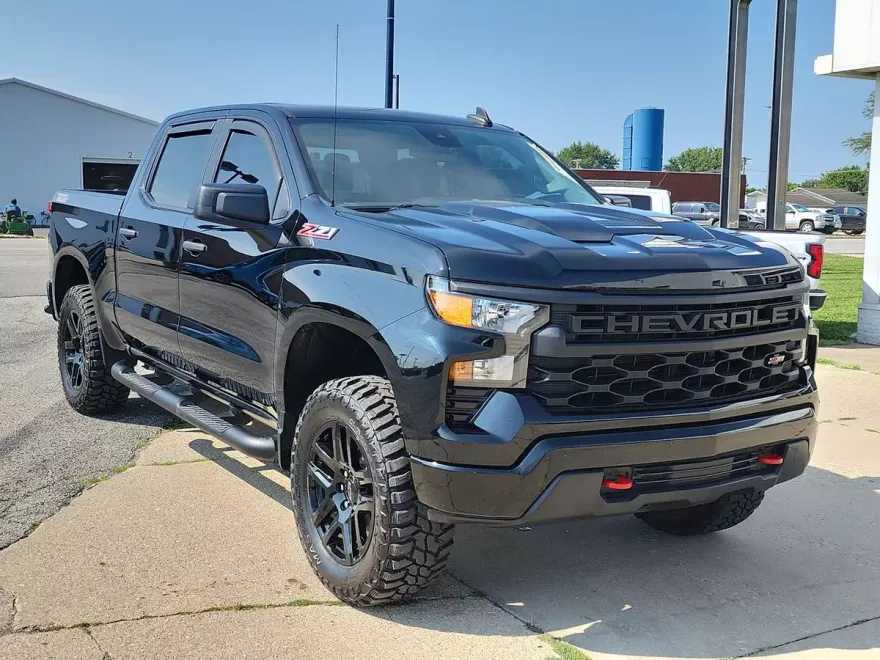 2023 Chevrolet Silverado 1500 Custom Trail Boss photo 1