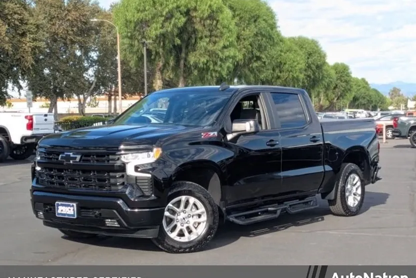 2023 Chevrolet Silverado 1500 RST photo 1