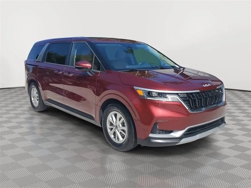 2024 Kia Carnival LX photo 1