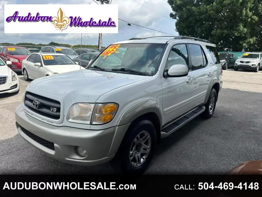2004 Toyota Sequoia SR5 photo 1