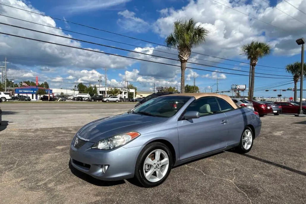 2004 Toyota Camry Solara SLE photo 1