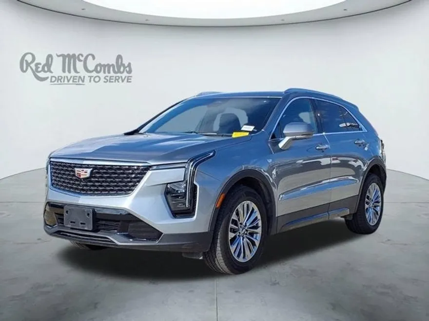 2025 Cadillac XT4 Premium Luxury photo 1