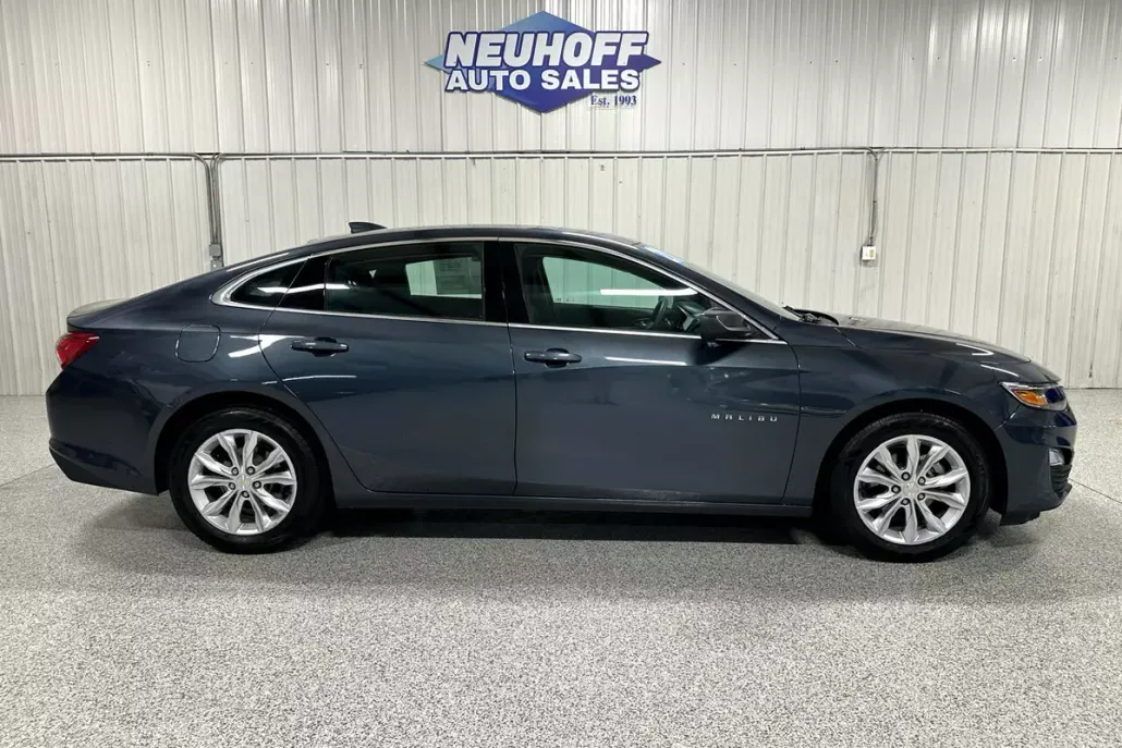 2021 Chevrolet Malibu 1LT photo 1