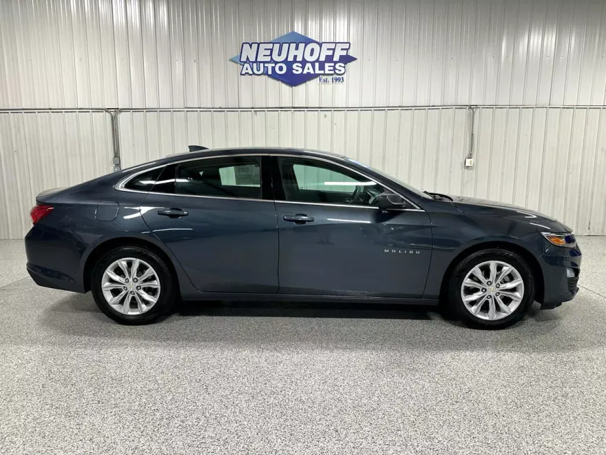 2021 Chevrolet Malibu 1LT photo 1
