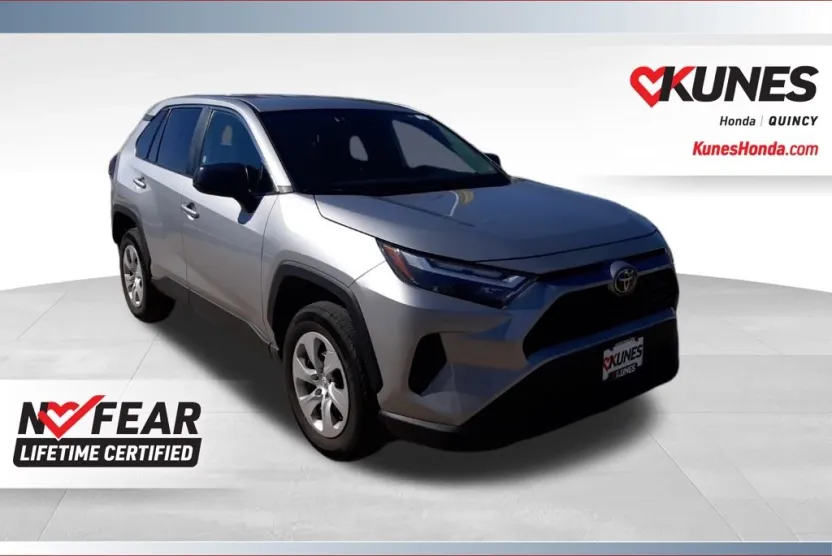 2024 Toyota RAV4 LE photo 1