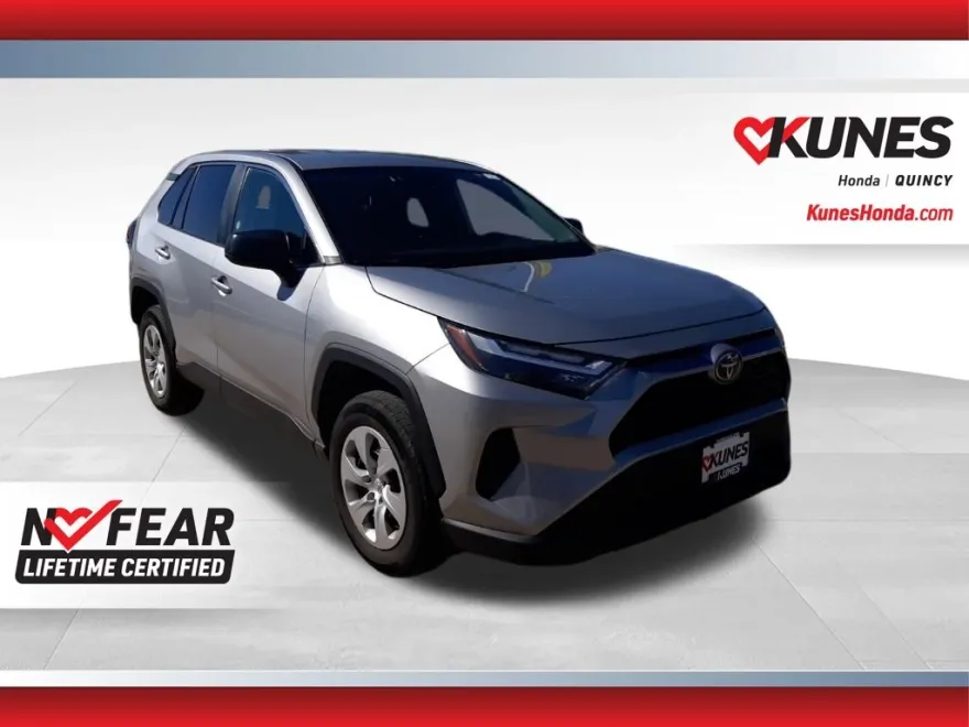 2024 Toyota RAV4 LE photo 1