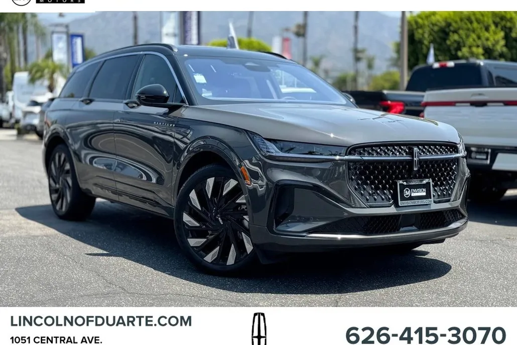 2025 Lincoln Nautilus Black Label photo 1