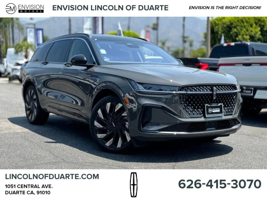 2025 Lincoln Nautilus Black Label photo 1