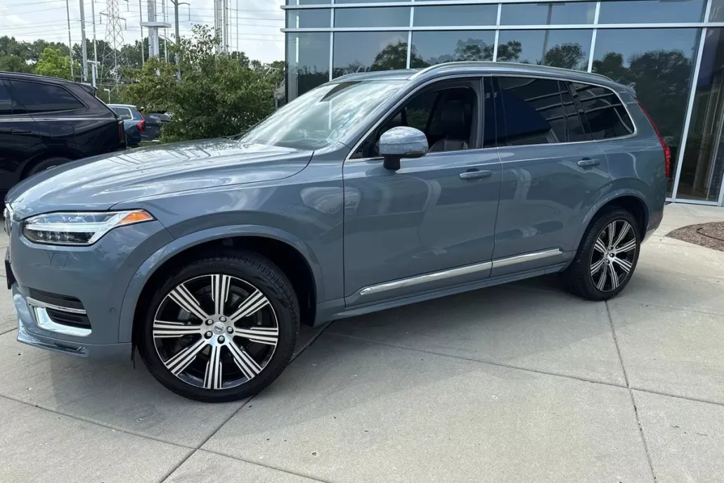 2023 Volvo XC90 Ultimate photo 1