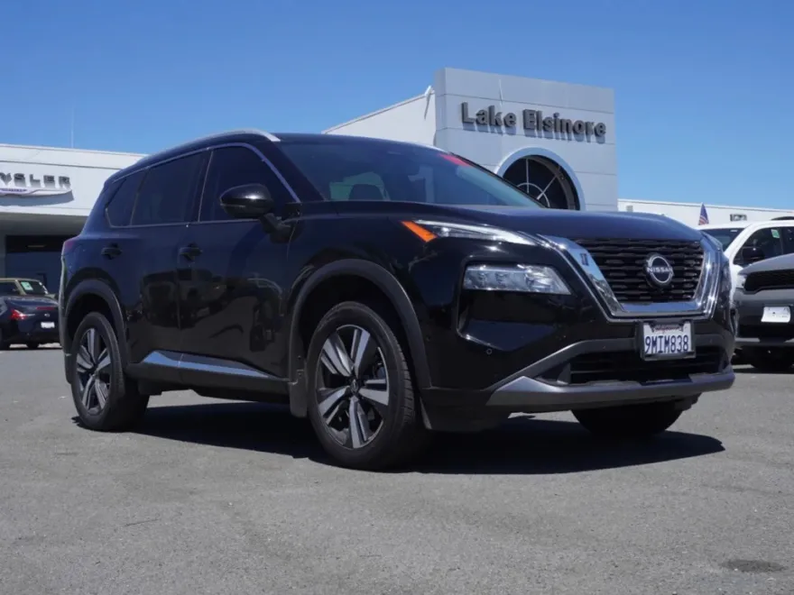 2023 Nissan Rogue SL photo 1