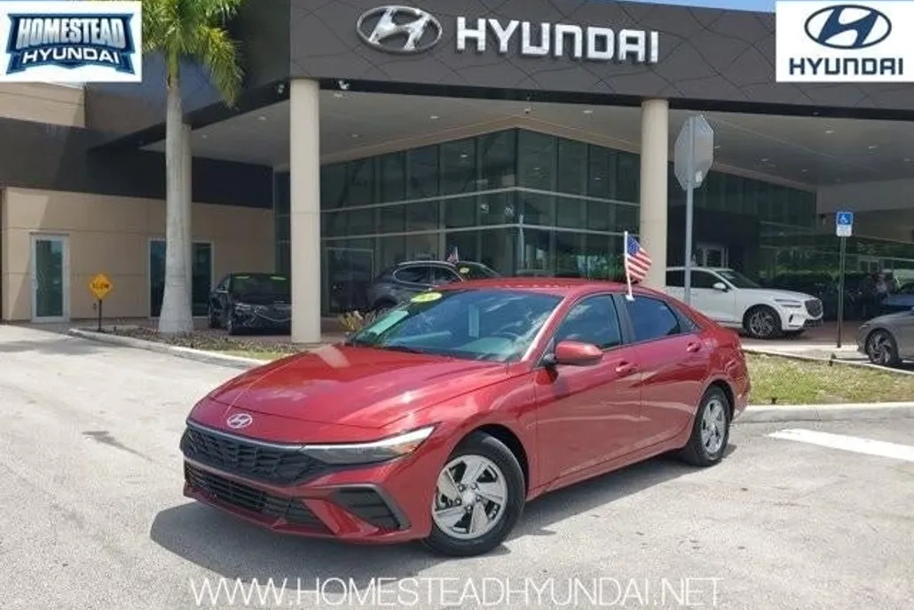 2024 Hyundai Elantra SE photo 1
