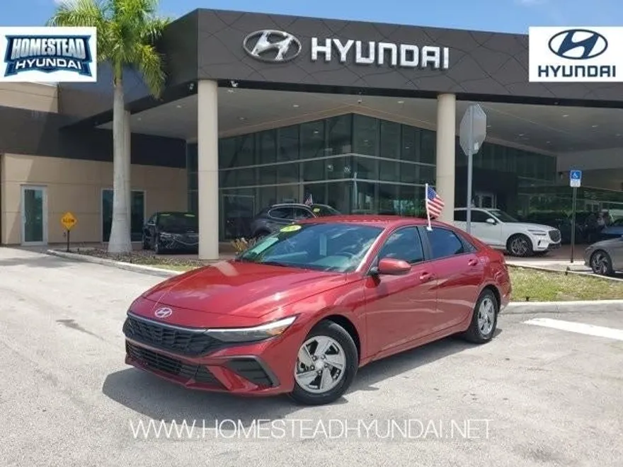 2024 Hyundai Elantra SE photo 1
