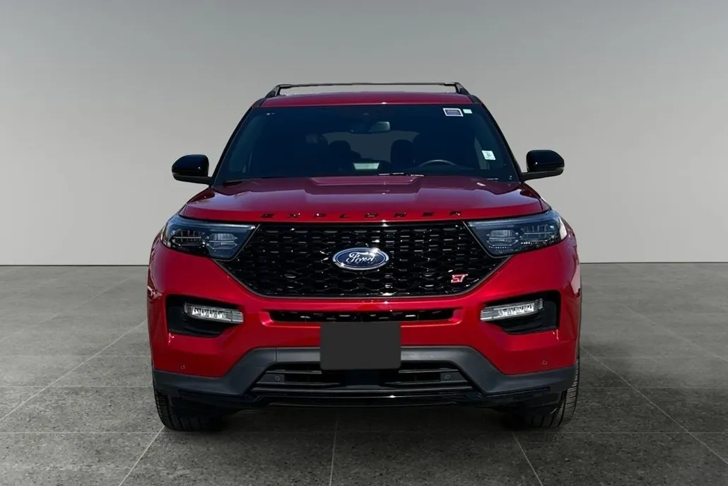 2023 Ford Explorer ST photo 1