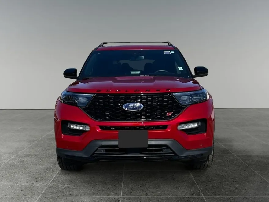 2023 Ford Explorer ST photo 1