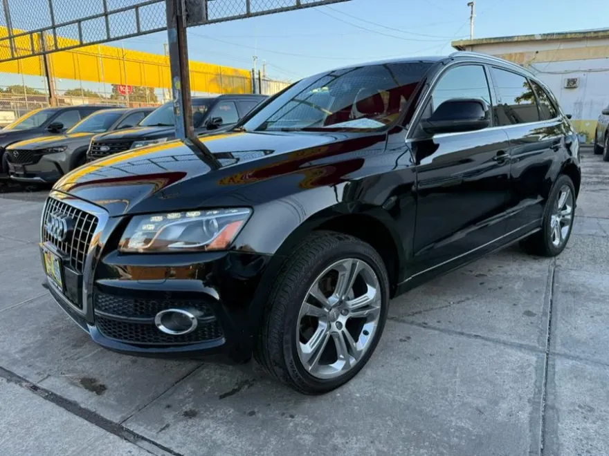 2009 Audi Q5 Prestige photo 1