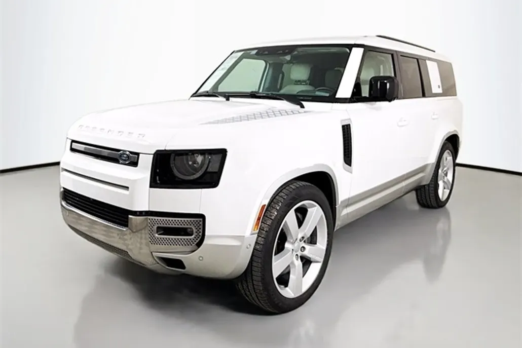 2023 Land Rover Defender 130 First Edition photo 1