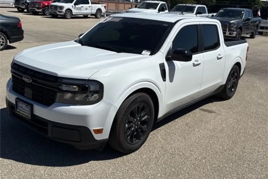 2024 Ford Maverick Lariat photo 1