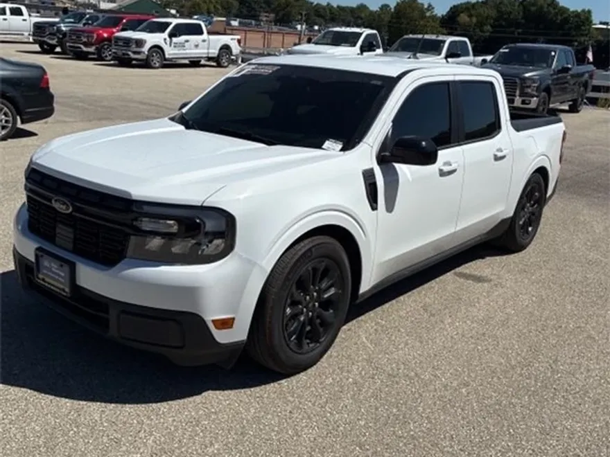 2024 Ford Maverick Lariat photo 1