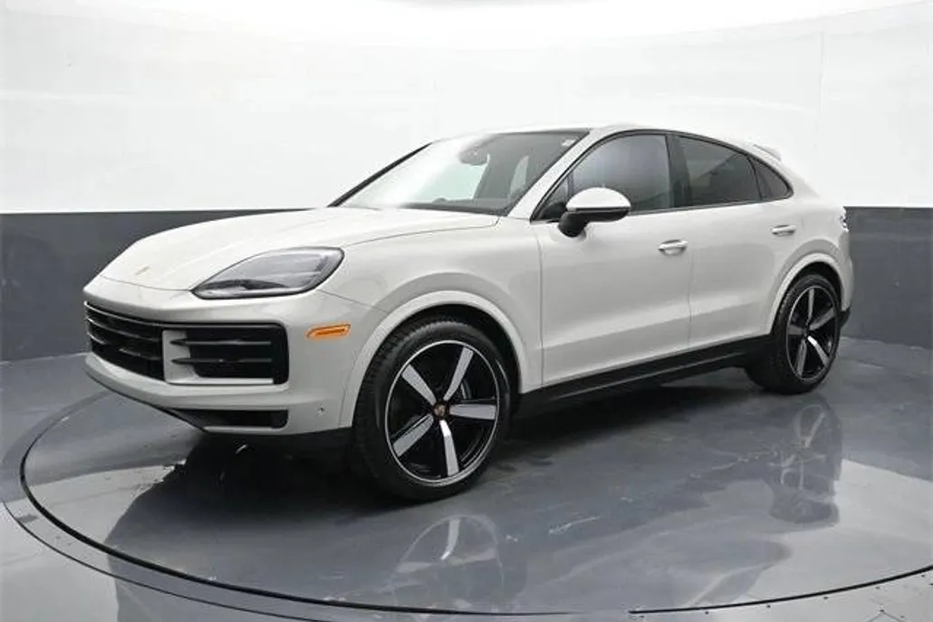 2026 Porsche Cayenne Coupe photo 1