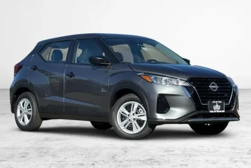 2025 Nissan Kicks Play S photo 2
