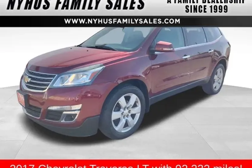 2017 Chevrolet Traverse 1LT photo 1