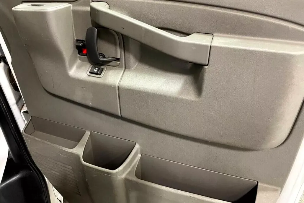 2016 Chevrolet Express 3500 Cargo photo 1