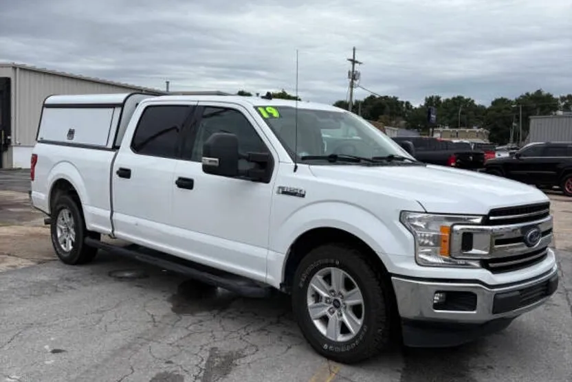 2019 Ford F-150 XLT photo 1