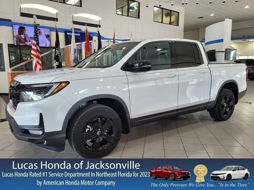 2025 Honda Ridgeline Black Edition photo 1