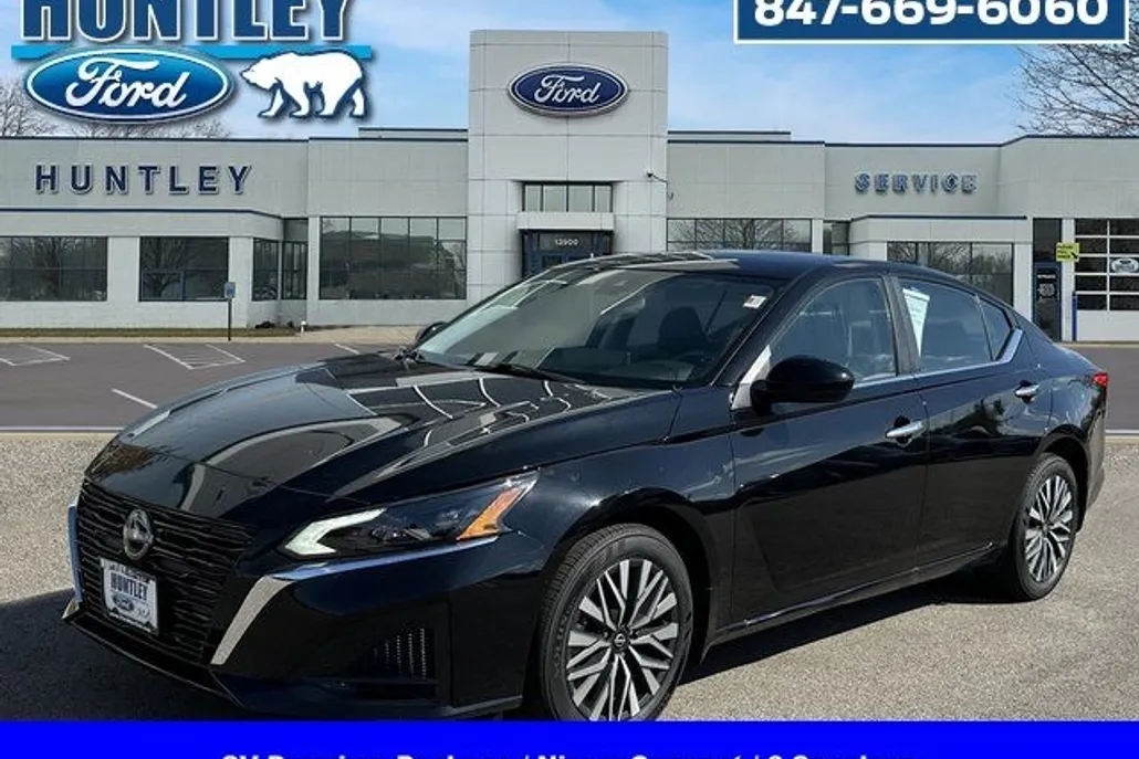2024 Nissan Altima 2.5 SV photo 1