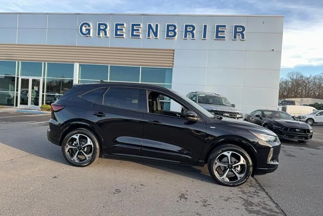2025 Ford Escape ST-Line Elite photo 1