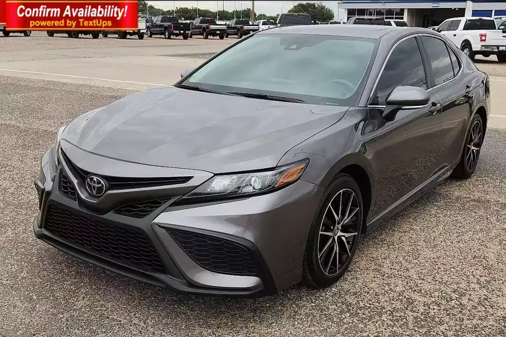 2024 Toyota Camry SE photo 1