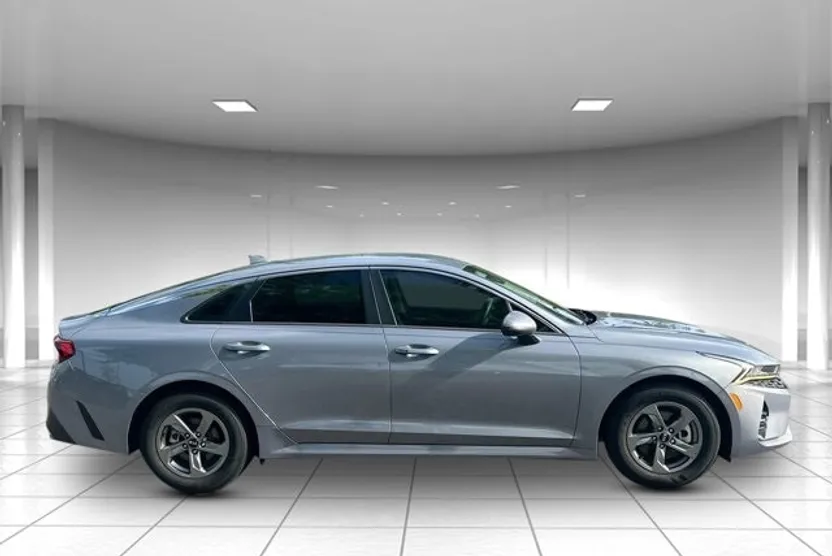 2021 Kia K5 LXS photo 1