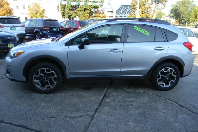 2016 Subaru Crosstrek 2.0i Base photo 1