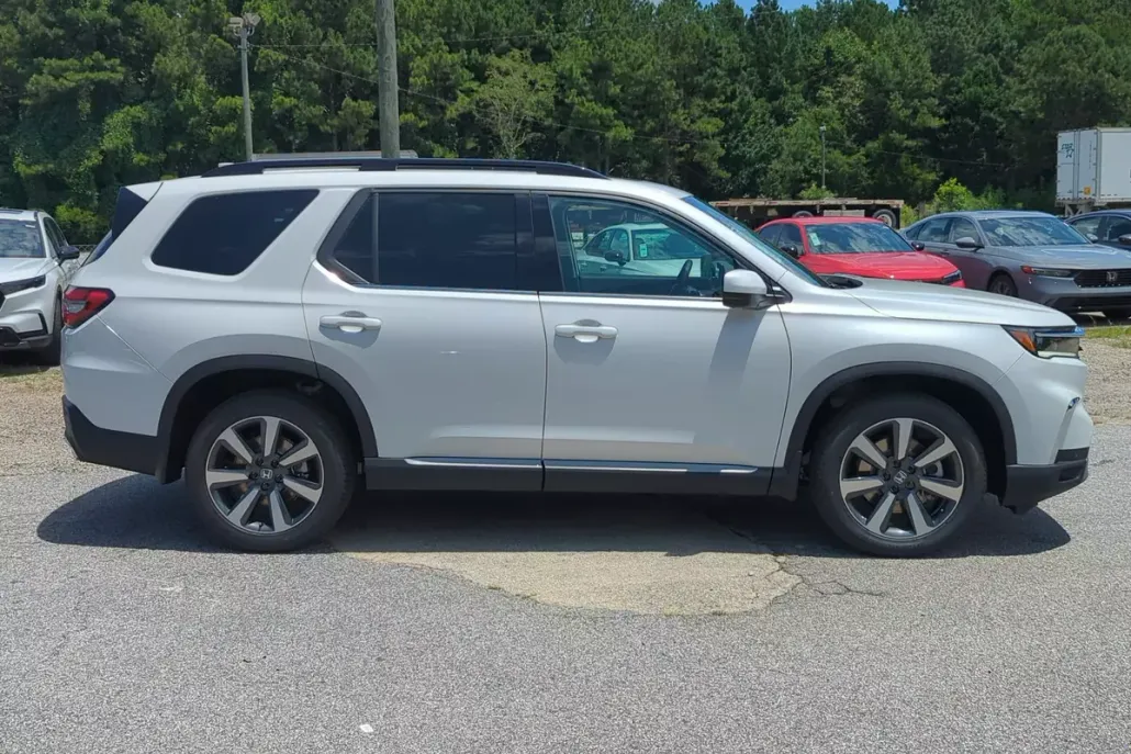 2025 Honda Pilot Touring photo 1