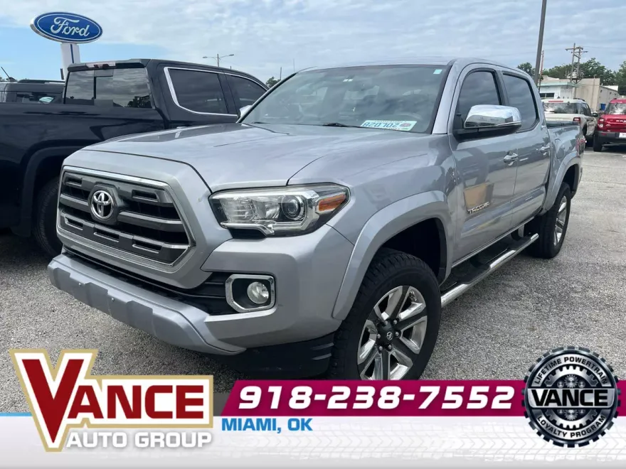 2017 Toyota Tacoma Limited photo 1