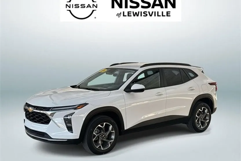 2024 Chevrolet Trax LT photo 1