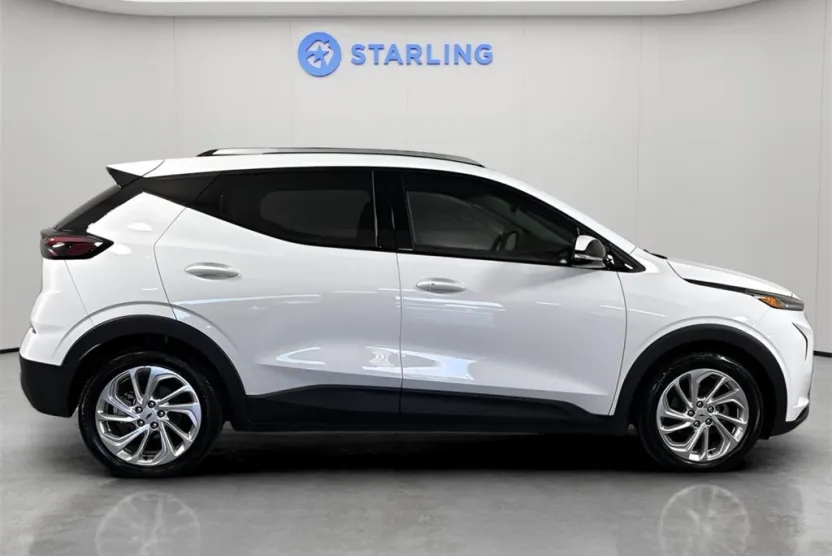 2023 Chevrolet Bolt EUV photo 1