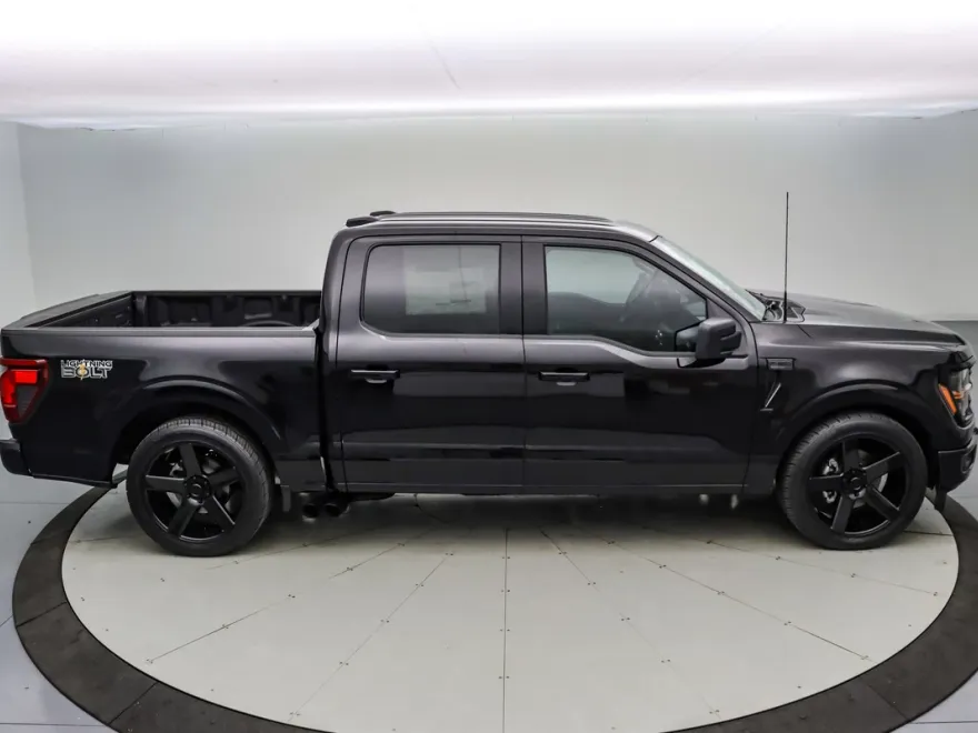 2025 Ford F-150 Lightning photo 1