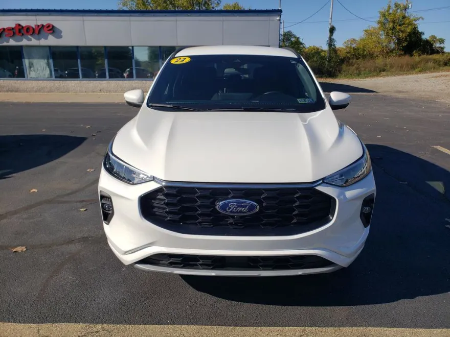 2023 Ford Escape ST-Line Select photo 1