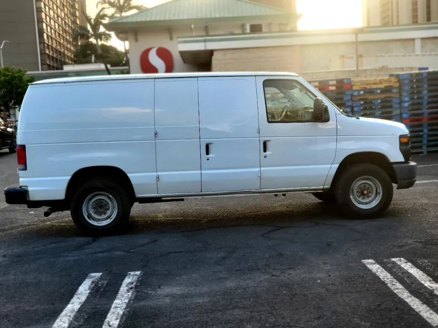 2014 Ford E-350 photo 1