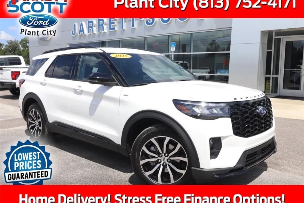2025 Ford Explorer ST-Line photo 1