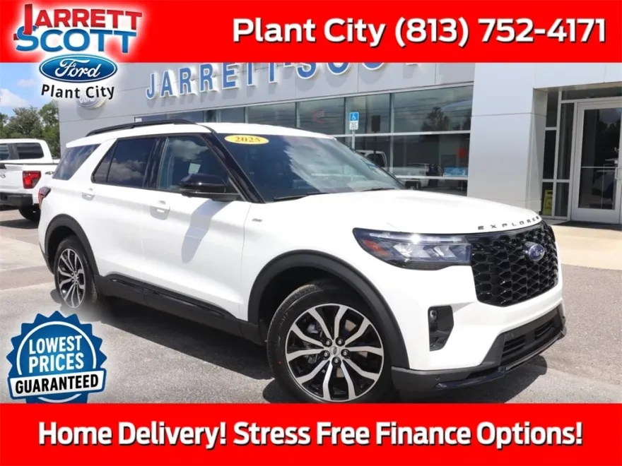 2025 Ford Explorer ST-Line photo 1