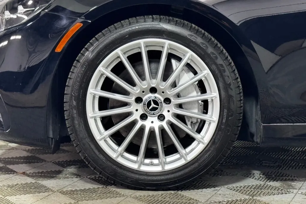 2022 Mercedes Benz E 350 photo 1