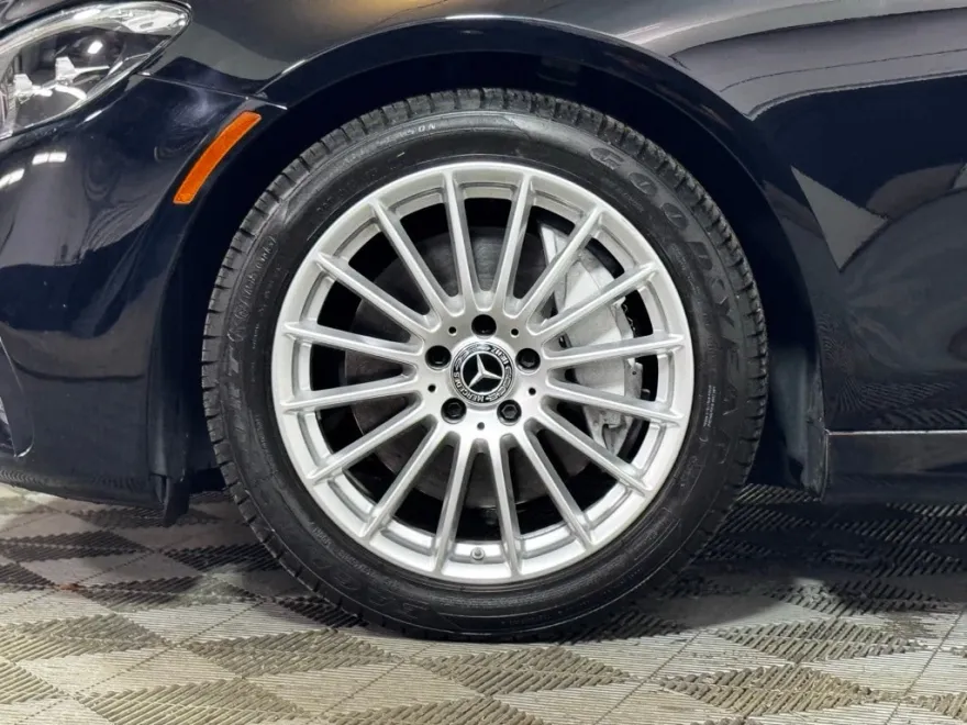 2022 Mercedes Benz E 350 photo 1