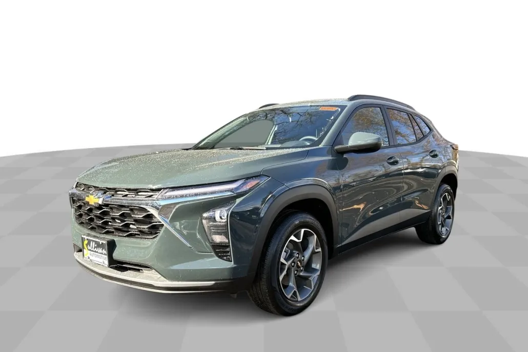 2025 Chevrolet Trax LT photo 1