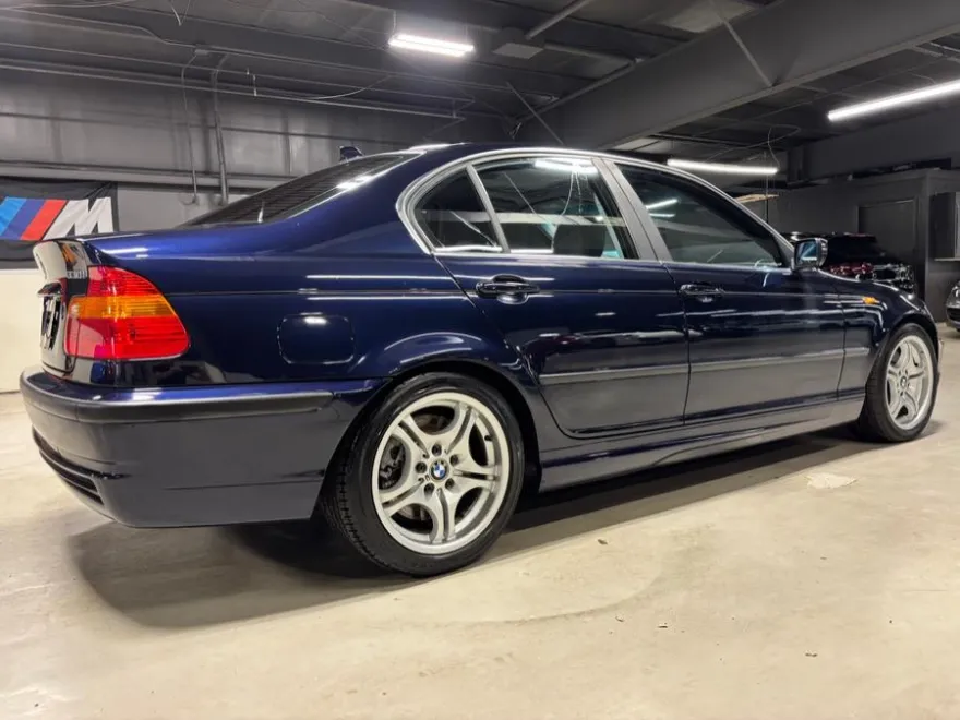 2004 Bmw 330i 3-Series photo 1