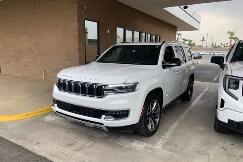 2023 Jeep Wagoneer Series III photo 1