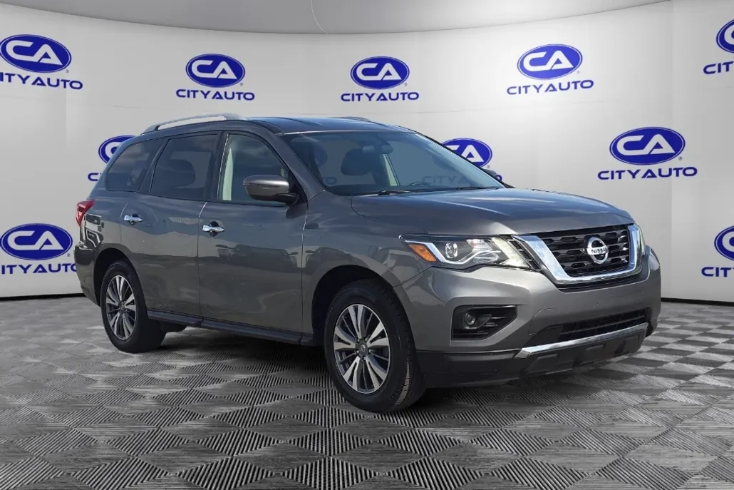 2020 Nissan Pathfinder S photo 1