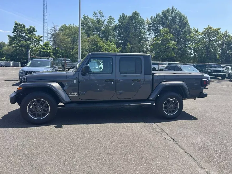 2022 Jeep Gladiator Overland photo 1