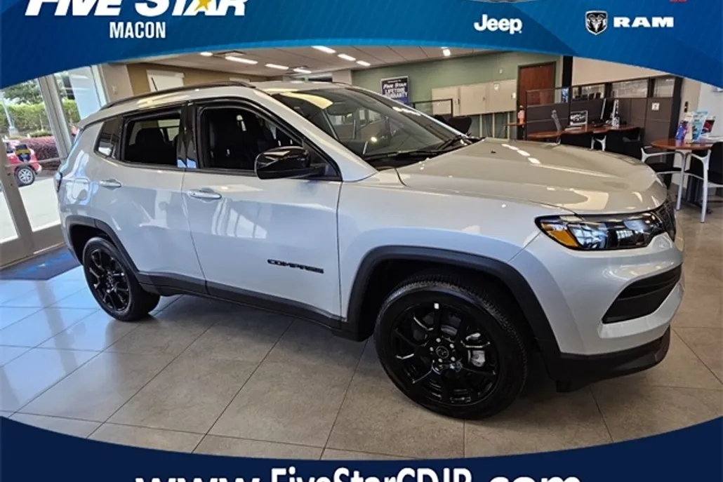 2026 Jeep Compass Latitude photo 1